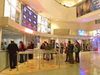 קופות כרטיסים בבית הקולנוע / צילום: עינת לברון