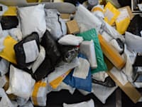 חבילות מחו''ל שהגיעו לישראל / צילום: איל יצהר