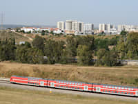 רכבת ישראל עוברת על פני שדרות / צילום: איל יצהר