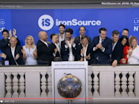 הנפקת איירון סורס בניו יורק / צילום: צילום מסך מתוך יוטיוב