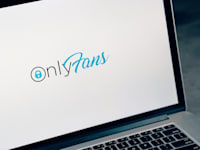 OnlyFans / צילום: Shutterstock, Konstantin Savusia