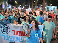 הפגנת מתמחים נגד תנאי התורנויות, אוקטובר 2021 / צילום: אלעד גוטמן