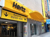 מרכז השכרת רכב של הרץ / צילום: Shutterstock, Tupungato