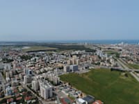 חדרה. אין מספיק אוטובוסים / צילום: Shutterstock, Mapic Aerials