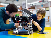 ההשכלה הטכנולוגית קריטית למשק / צילום: Shutterstock, NDAB Creativity