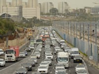פקקים באיילון. ''הערים מעדיפות שתנהגו לכל מקום, ואז מתלוננות שיש פקקים'' / צילום: איל יצהר