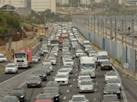 פקקים באיילון / צילום: איל יצהר