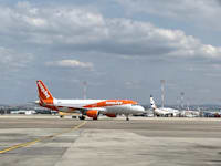 מטוס של חברת איזי ג'ט / צילום: מיכל רז חיימוביץ