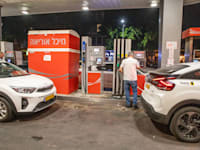עומס בתחנת דלק טרם עליית המחירים / צילום: כדיה לוי
