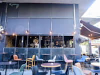 מסעדה מתחת לבניין מגורים / צילום ארכיון: שלומי יוסף