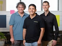 ניר מינרבי, אמיר נוה ויהודה נוה. מייסדי חברת קלאסיק / צילום: אייל טואג