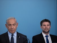 שר האוצר בצלאל סמוטריץ’ וראש הממשלה בנימין נתניהו / צילום: אלכס קולומויסקי-ידיעות אחרונות