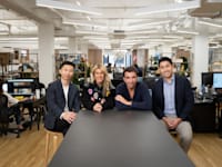 משמאל: ד''ר דיוויד זאנג, שירן הולצמן-אראל, אורן הולצמן וד''ר אוון ז'או / צילום: Alberto Vasari