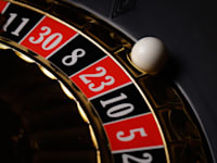 הפעיל על פי כתב האישום 11 בתי הימורים לא חוקיים / אילוסטרציה: Shutterstock