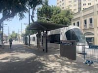 הרכבת הקלה בתחנת אצטדיון בלומפילד תל אביב / צילום: נוי מאיה