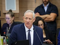 ח''כ בני גנץ בדיון בוועדת החוקה על ביטול עילת הסבירות, היום / צילום: נועם מושקוביץ', דוברות הכנסת