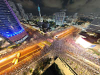 הפגנה בקפלן נגד המהפכה המשפטית, הערב / צילום: גלעד פירסט