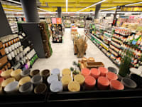 סניף מקס סטוק כפר סבא / צילום: רפי דלויה