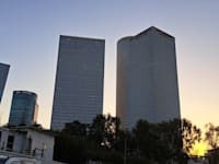 מגדלי עזריאלי. ארנון, תדמור-לוי ישבה עד כה בשטח של כ-10,600 מ''ר במגדל העגול והמרובע / צילום: טלי בוגדנובסקי