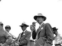 אופנהיימר באתר הניסוי של פצצת האטום, 1945. ראה עצמו כמחריב העולמות / צילום: Associated Press