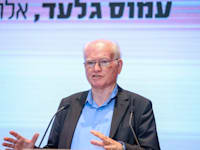 אלוף במיל' עמוס גלעד, ראש המכון למדיניות ואסטרטגיה באוניברסיטת רייכמן, בכנס עידן החשמל הירוק / צילום: שלומי יוסף