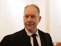 עו''ד אילן בומבך בדיון בבג''ץ על ביטול עילת הסבירות / צילום: אלכס קולומויסקי-ידיעות אחרונות