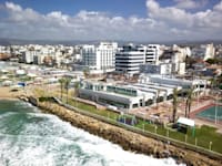 קו החוף של נהריה / צילום: Shutterstock