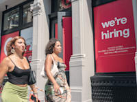 מודעת דרושים בשכונת סוהו בניו יורק, בשנה שעברה / צילום: Reuters, Levine-Roberts