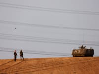 כוחות צה''ל ליד גבול רצועת עזה / צילום: Reuters, Amir Cohen
