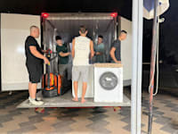 מתנדבי ''דרכנו'' מביאים מוצרי חשמל לחיילי צה''ל