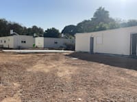 קראווילות שהוצבו בקיבוץ שפיים, לפני כמה ימים / צילום: יח''צ