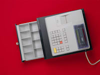 העסקים סובלים בעיקר מירידה בהיקף הפעילות וההכנסות בשיעורים שונים / צילום: Shutterstock