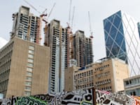 בנייה בתל אביב. מספר העסקאות צנח והמלאי גדל / צילום: Shutterstock