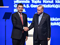 הנשיא ארדואן והמועמד מטעמו לתפקיד ראש העיר של איסטנבול, מוראט קורום / צילום: Reuters, Cemal Yurttas