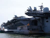 נושאת המטוסים USS Carl Vinson בים הפיליפיני / צילום: ap, Bullit Marquez