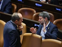 השרים סמוטריץ' (מימין) וברקת / צילום: נועם מושקוביץ', דוברות הכנסת