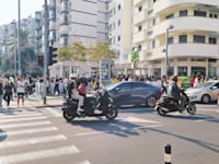 התור לרשת ההמבורגרים שיק שאק ביום הבחירות / צילום: הילה שיאון