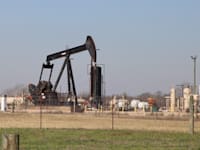 אסדת נפט בטקסס, ארה''ב / צילום: Reuters, Carlos Kosienski