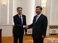 שי ג'ינפינג, נשיא סין, עם מזכיר המדינה האמריקאי אנתוני בלינקן בבייג'ינג / צילום: Reuters, LEAH MILLIS