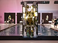 הדמיה של פרויקט The LINE מוצגת בתערוכה בינלאומית / צילום: Reuters, Balkis Press/ABACA