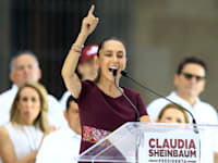 קלאודיה שיינבאום, המועמדת המובילה לנשיאות מקסיקו / צילום: Reuters, Raquel Cunha