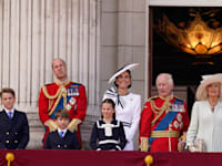 בני משפחת המלוכה הבריטית, לפני כחודש / צילום: ap, Alberto Pezzali