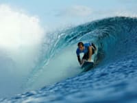 גל הטהופואו בטהיטי / צילום: Reuters, Ben Thouard