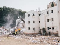 הריסת פרויקט בתל אביב. המהמורות הן חלק בלתי נפרד / צילום:  ינאי אלפסי