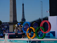 אימון סקייטבורד בזמן המשחקים האולימפיים בפריז / צילום: ap, Frank Franklin II