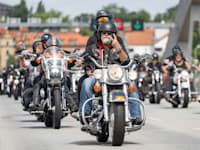 הארלי מוכרת פחות ממחצית מכמות האופנועים שמכרה בשיא / צילום: Reuters, Matthias Rietschel