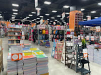 ציוד לבית הספר בחנות של רשת הסטוק / צילום: סטודיו הסטוק