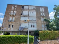 הבניין בשכונת אוסישקין בנהריה / צילום: אנגלו סכסון