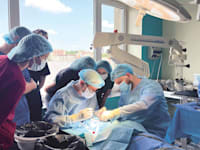 ניתוח במחלקת שיקום עיניים שהוקמה באוקראינה / צילום: עמותת לב אחד
