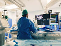 את ההתקן ניתן להביא עד הלב באמצעות צנתור / צילום: Shutterstock